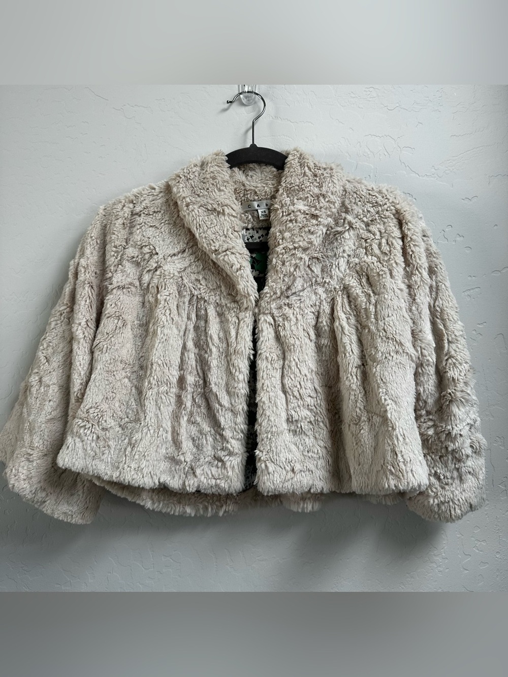 Cabi Cropped Faux Fur Teddy Jacket Beige Cream XS Floral Lined